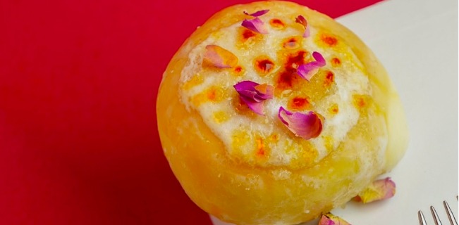Brûlée Bloom Mochi Donut